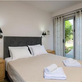 4 bedroom villa with pool, Chalikounas, sleeps 8